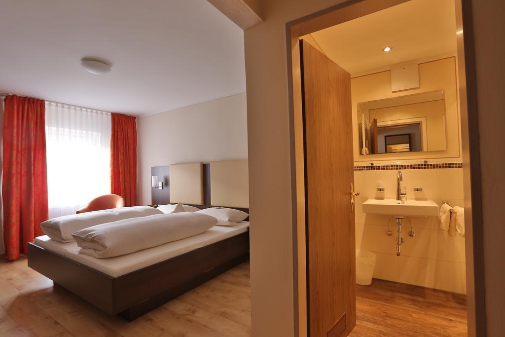 Hotel Bockmaier Oberpframmern Екстер'єр фото