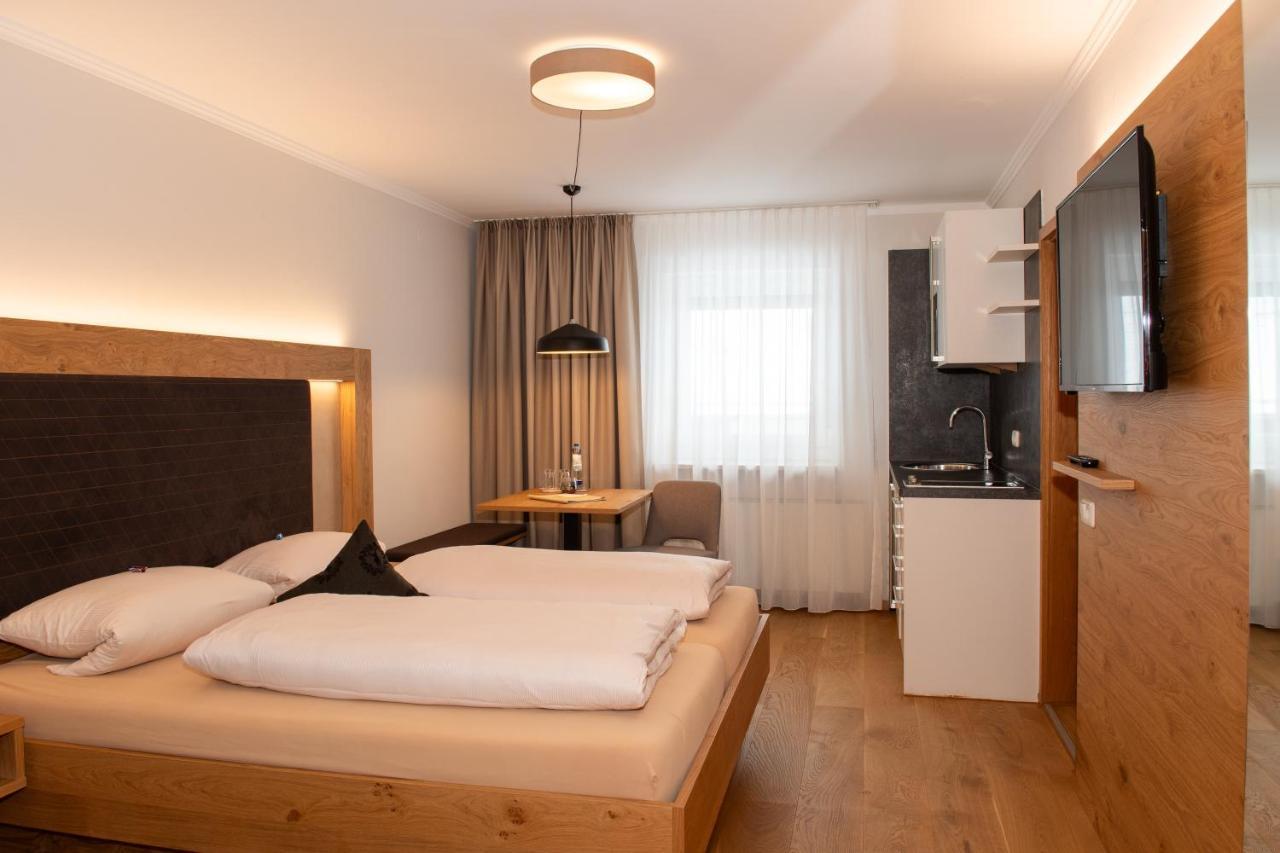 Hotel Bockmaier Oberpframmern Екстер'єр фото
