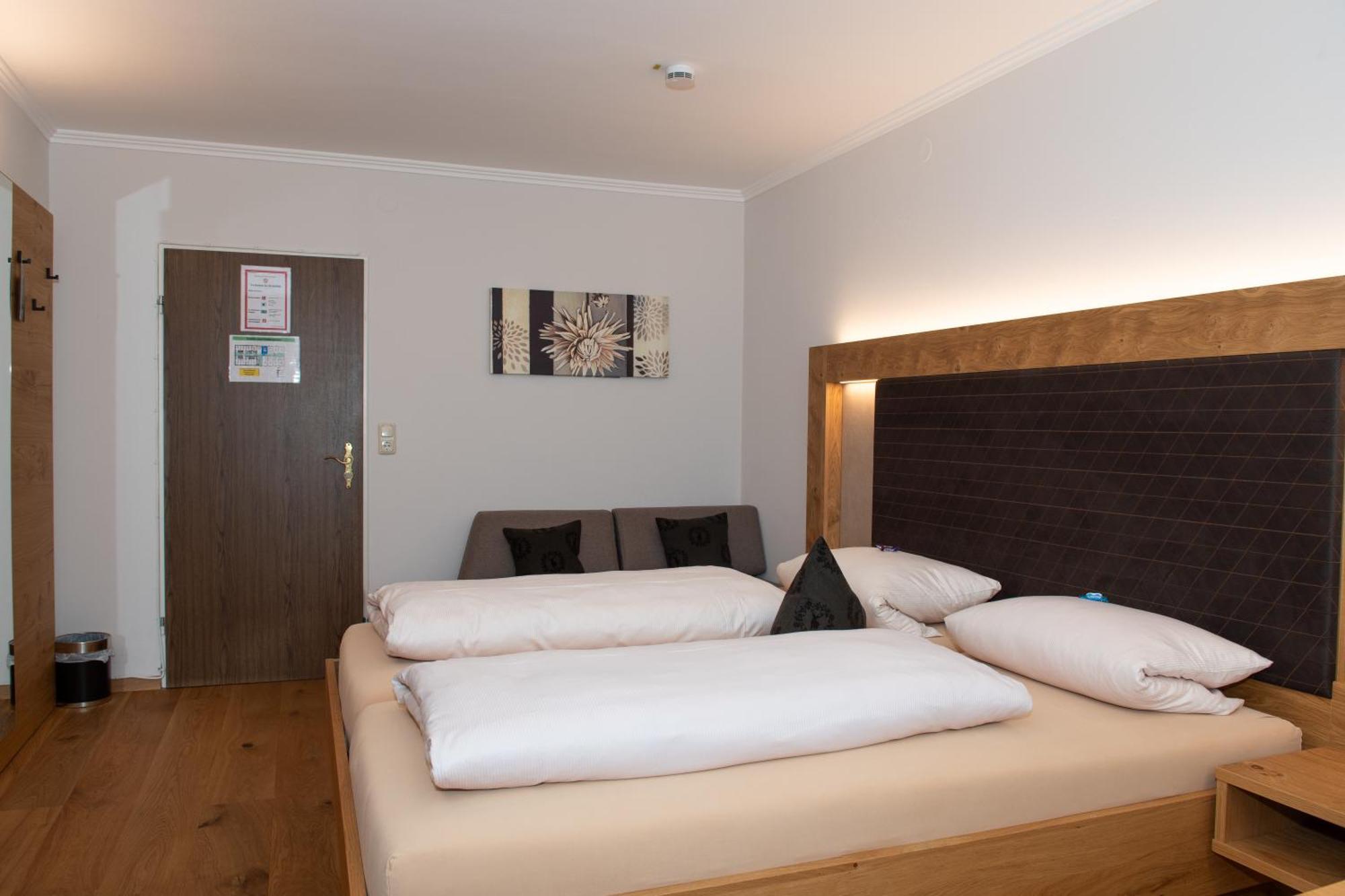 Hotel Bockmaier Oberpframmern Екстер'єр фото