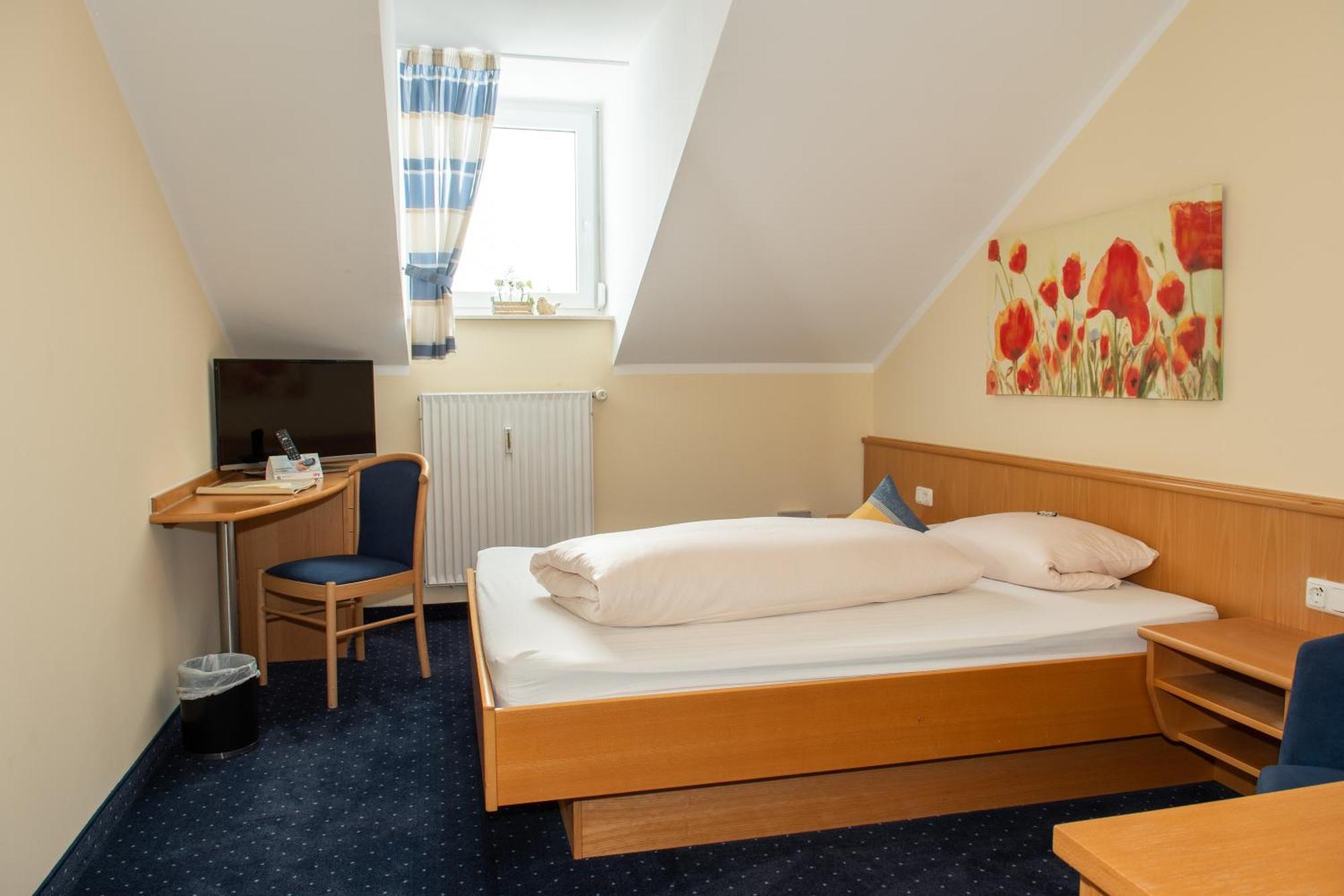 Hotel Bockmaier Oberpframmern Екстер'єр фото