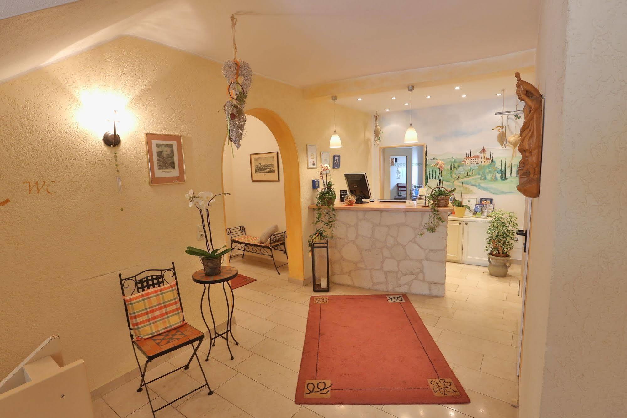 Hotel Bockmaier Oberpframmern Екстер'єр фото