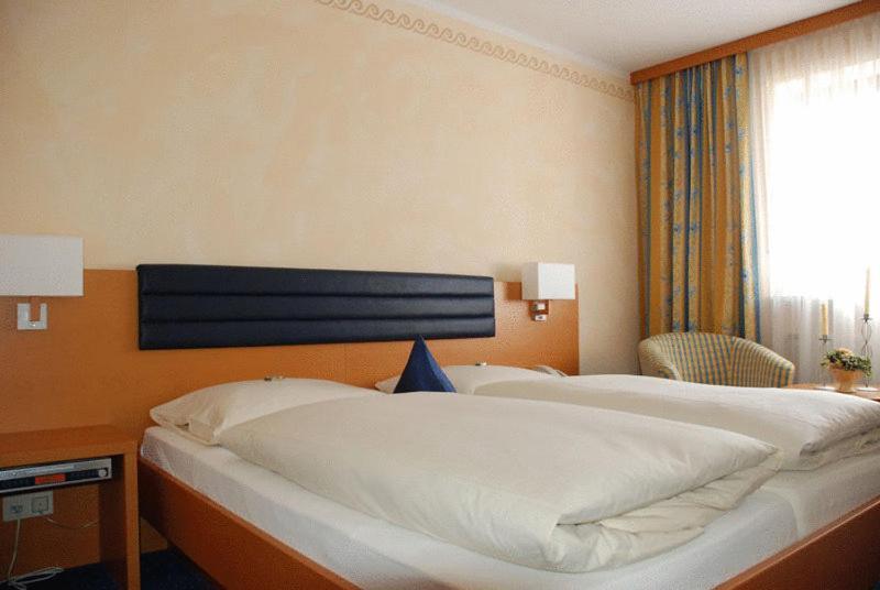 Hotel Bockmaier Oberpframmern Номер фото